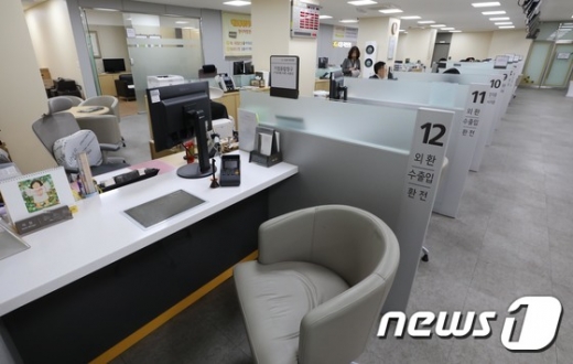 DLF·라임사태로 은행권 민원 급증… '분쟁왕'은 보험 DLF·라임사태로 은행권 민원 급증… '분쟁왕'은 보험
