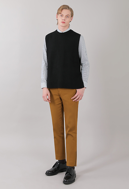  [강추] 울 변형 스트라이프조직 블럭킹 트임 니트베스트 블랙 LFW51302 가격은?