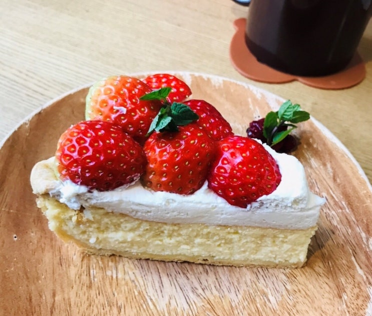  [신촌/이대 디저트 카페] 맛은 있지만 청결상태가 아쉬운 '더파이홀' 솔직 후기