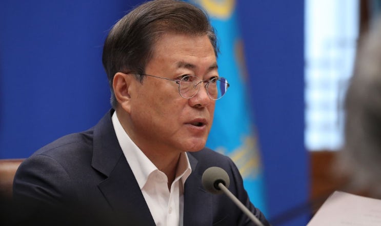  [속보]문대통령 "프리랜서, 특수고용노동자 93만 명에 긴급 고용지원금…3개월간 50만 원씩"