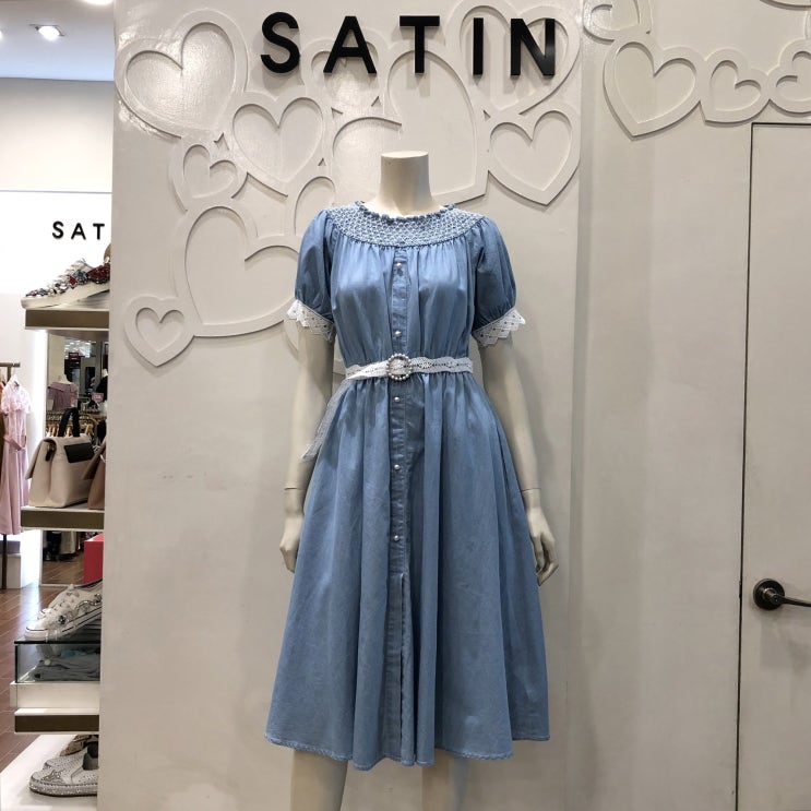  [강추] 샤틴 오프숄더 면데님 원피스 S192C658 가격은?