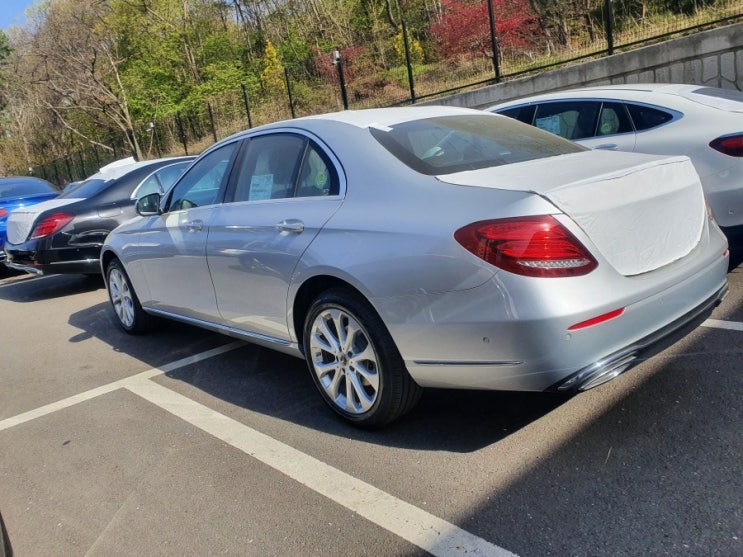  Benz E300 4MATIC Exclsive 출고 사진 업로드합니다.
