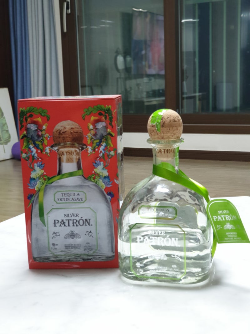 데킬라] 부드러운 맛이 매력인 크리스탈 데킬라 페트론 실버 : 네이버 블로그