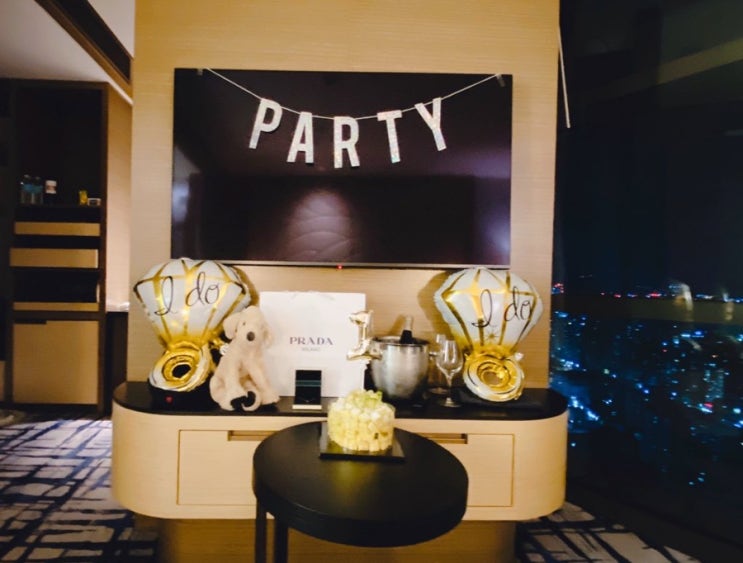쉐라톤 신도림 디큐브시티 호텔 업그레이드 코너룸 객실 및 룸서비스 후기