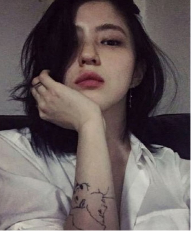 배우 '한소희' 과거 담배,타투? 문신 제거 했어요! : 네이버 블로그