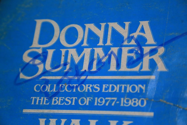  Donna Summer - Hot Stuff