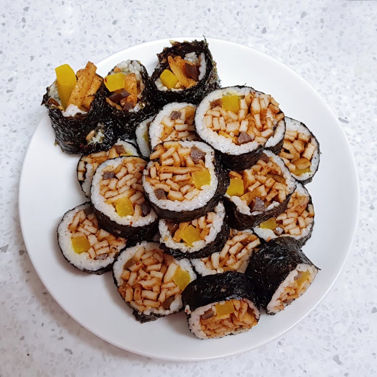 곱창김으로 불어묵 김밥 만들기 (Feat. 집밥백선생 백종원 레시피) 곱창김으로 불어묵 김밥 만들기 (Feat. 집밥백선생 백종원 레시피)