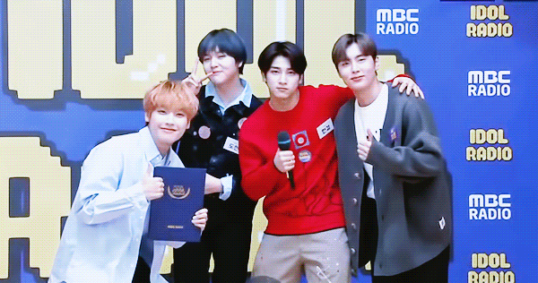 아이돌 라디오 H&D 한결 도현 움짤! (with 스페셜 DJ SF9 인성, 재윤) 아이돌 라디오 H&D 한결 도현 움짤! (with 스페셜 DJ SF9 인성, 재윤)