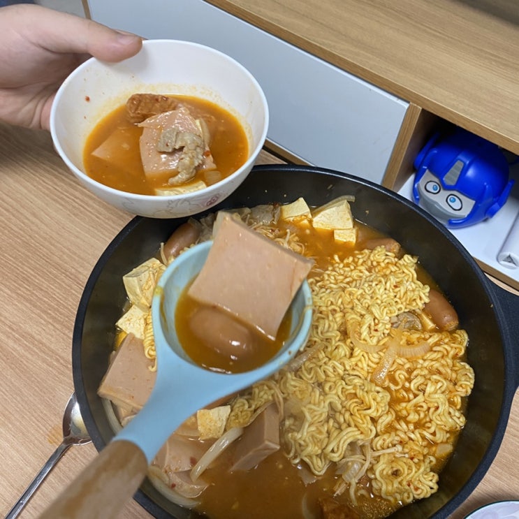  부대찌개양념장으로 김두네부대찌개 간단하게 만들어 먹어요!
