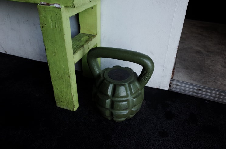  극과 극, 크로스핏 피트니스 센터 비교.  창고형 GYM의 매력!