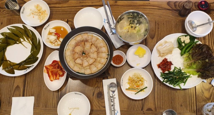  제천 대통령조리장이 만들어주시는 만둣국!  청와삼대