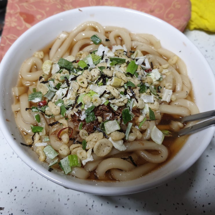  CJ제일제당 가쓰오 우동 칼로리(열량) 및 영양성분정보 맛 후기.