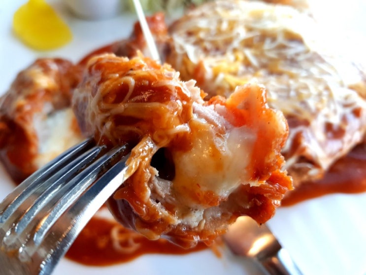  매운 치즈 돈까스, 크림치즈 스파게티 맛집 하루