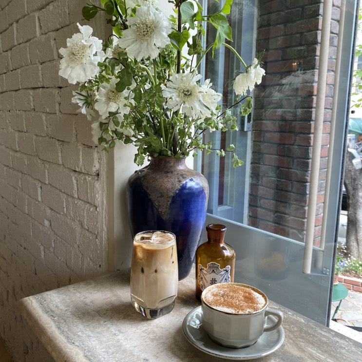  도산공원 근처 카페 꽁티드툴레아 , 초코무스 추천 ! 압구정로데오역은 핫했다.( beautiful cafe in Gangnam , contedetulear )