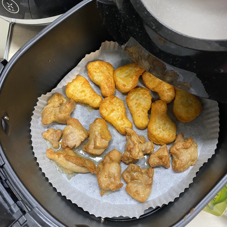 에어프라이어치킨 모두의치킨으로 맛있는 치킨너겟 집에서도 쉽게 만들어 먹어요! 에어프라이어치킨 모두의치킨으로 맛있는 치킨너겟 집에서도 쉽게 만들어 먹어요!