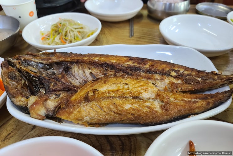  부산공동어시장 구내식당 - 참고등어구이와 조림