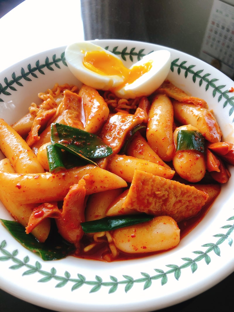 찬열 떡볶이 황금 레시피 업그레이드 버전 /간단하고 맛있는 떡볶이 만들기
