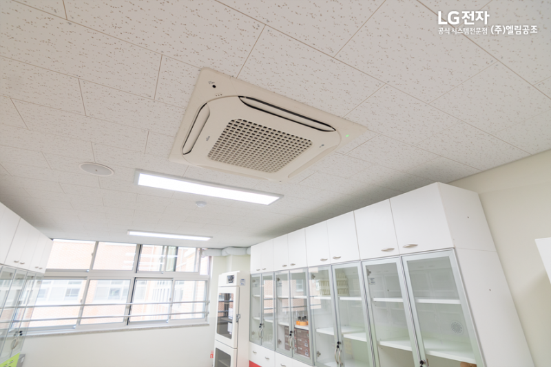 学校システムエアコン設置雲井中学校天井型エアコン : ネイバーブルログ