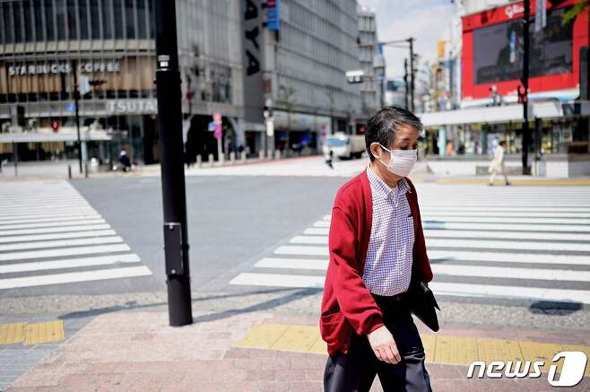 '의료붕괴' 일본..코로나 검사도 못 받고 자택서 고독사 '의료붕괴' 일본..코로나 검사도 못 받고 자택서 고독사