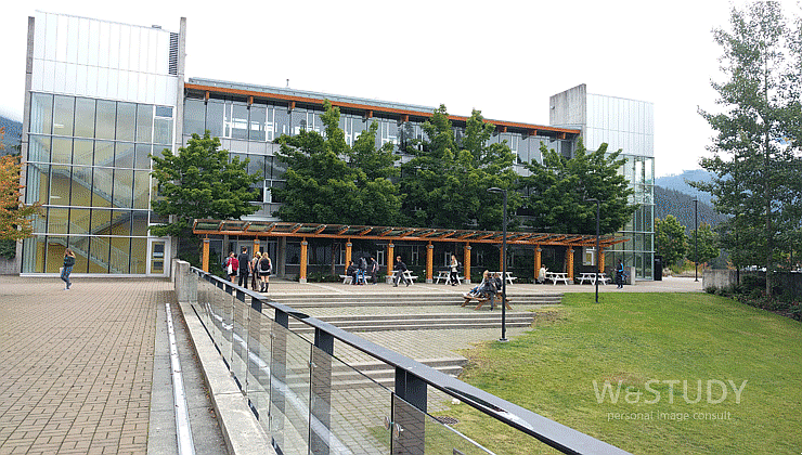  캐나다 최초의 비영리 사립대학인 Quest University