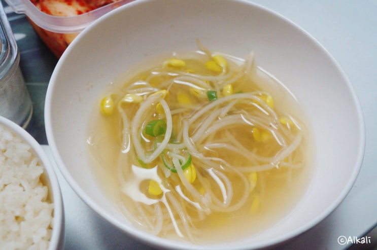 콩나물과 간마늘, 소금만 있으면 만들 수 있는 아주 간단한 국물요리, 콩나물국 끓이는법