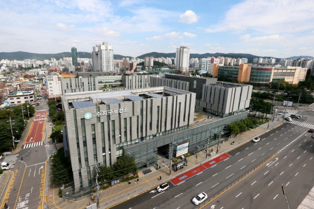 용인시, 미국발 입국 시민 1명 코로나19 확진… 수지구 성복동 거주 용인시, 미국발 입국 시민 1명 코로나19 확진… 수지구 성복동 거주
