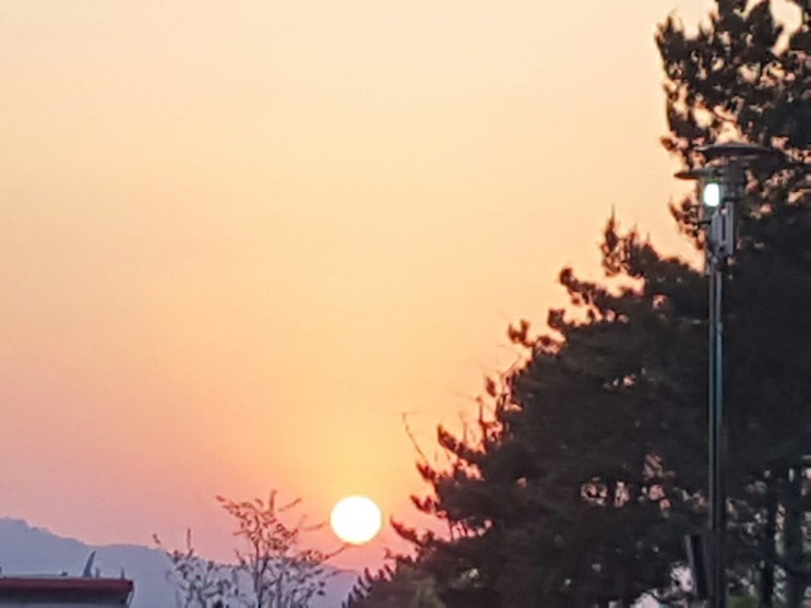  집에서 보는 일몰^^ 월몰