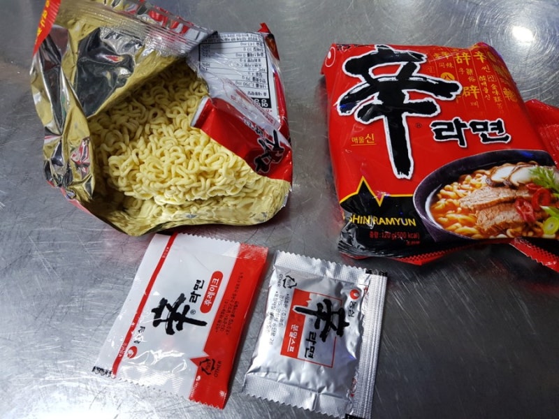 라면 맛있게 끓이는법, 농심 신라면 두개 끓이는 법, 물량,시간은? : 네이버 블로그