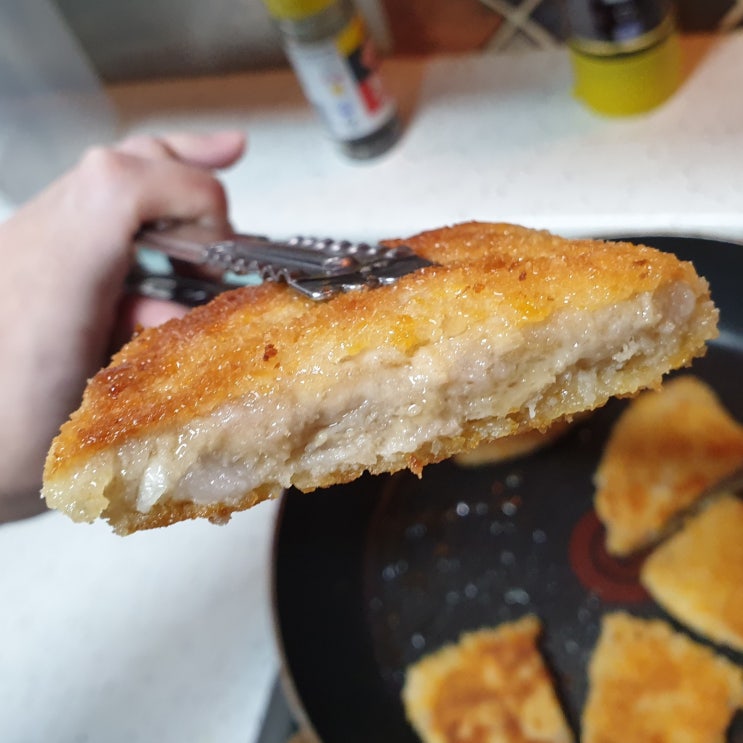  동원 반달모양 프라임 돈까스 영양성분정보 칼로리(열량) 맛 후기