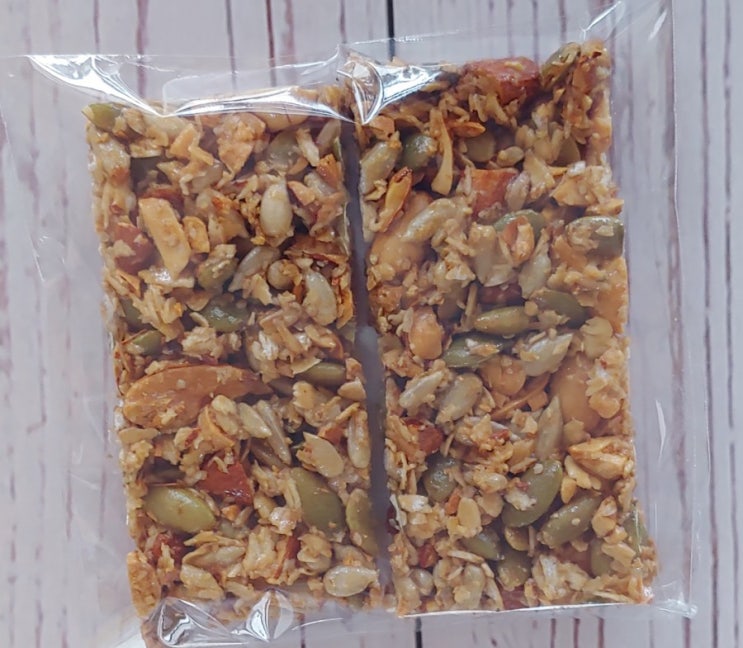  간편한 아침 대용식 견과류 듬뿍 에너지바, 오트밀바