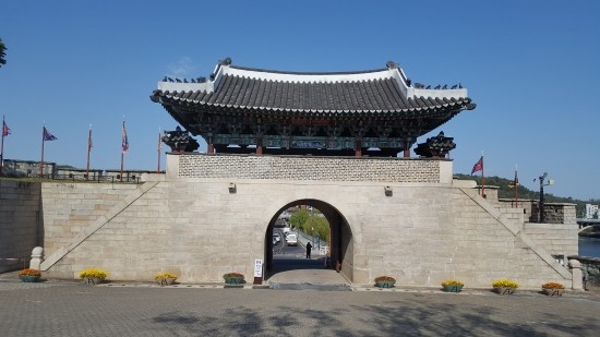 논개의 혼이 서린 진주성 촉석루 논개의 혼이 서린 진주성 촉석루
