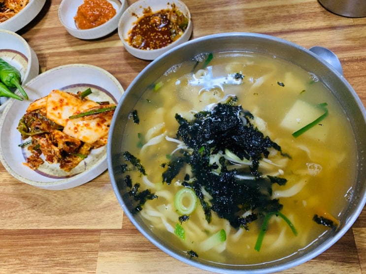 대구 동네 맛집 참한손칼국수 (칼제비,메밀부추전) feat 딸기요거트