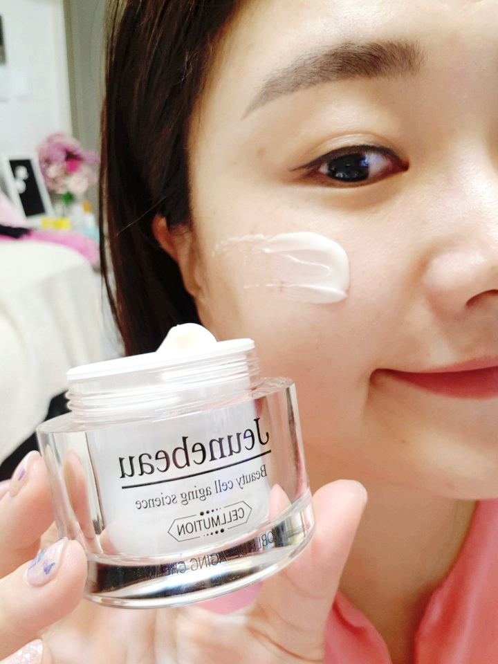 촉촉한 크림 : 쥬네뷰 셀뮤션 노블 디에이징 크림 촉촉한 크림 : 쥬네뷰 셀뮤션 노블 디에이징 크림