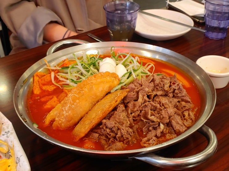  강남역 청년다방, 차돌떡볶이&밀크모짜치즈볼 #JMT