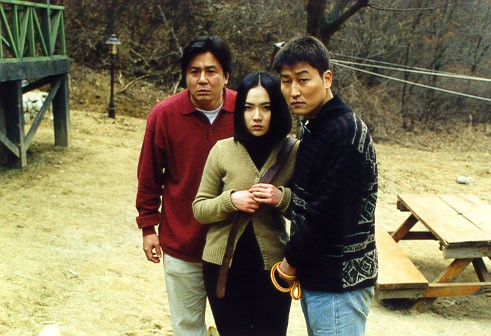영화 조용한 가족 줄거리 결말 스포 영화 조용한 가족 줄거리 결말 스포