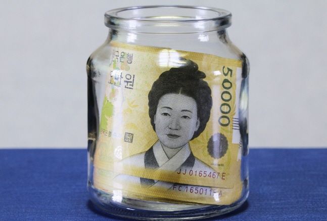 늘어난 긴급자금 수요…주목받는 퇴직연금 왜? 늘어난 긴급자금 수요…주목받는 퇴직연금 왜?