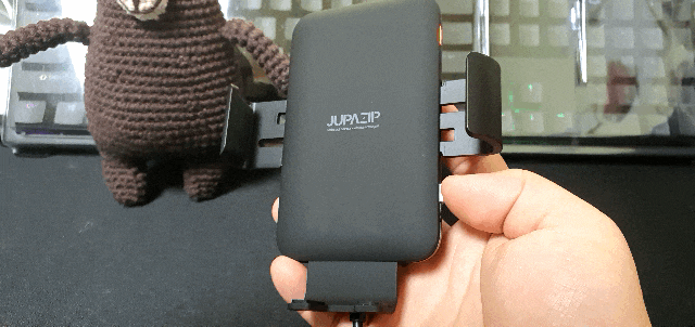  주파집 차량용 무선충전기 QC-6