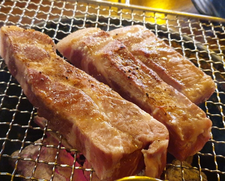 수유 고기 맛집 삼겹살 두께가 살벌하고 맛나용