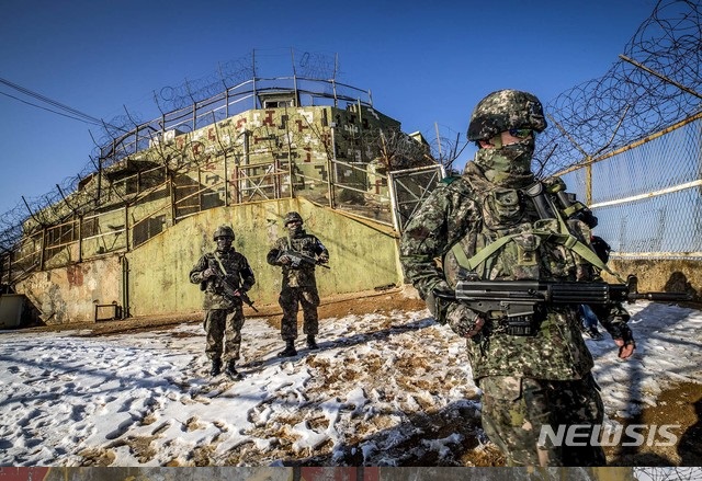  [속보] 합참 “북한이 GP에 수차례 총격… 우리군 대응사격”