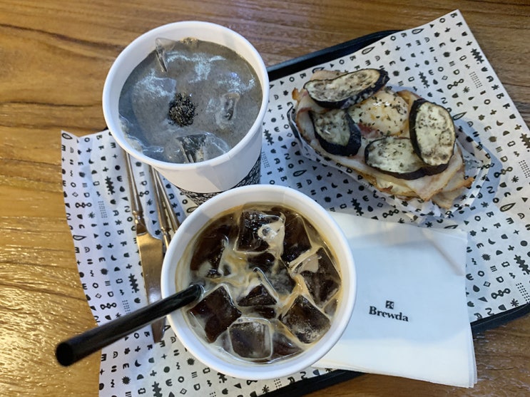  서울 흑임자라떼 맛집 서대문카페 빵집맛집 브루다