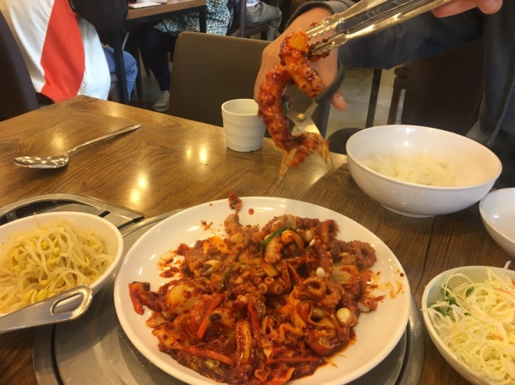  신풍역 맛집 :) 오동통하고 부드러운 낙지요리맛집 ‘낙지세상’