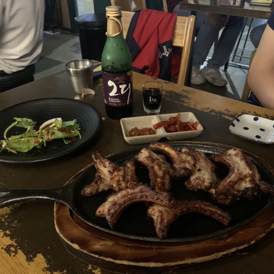  연남동 밥집 겸 술집 추천 '아필립' 등갈비 존맛