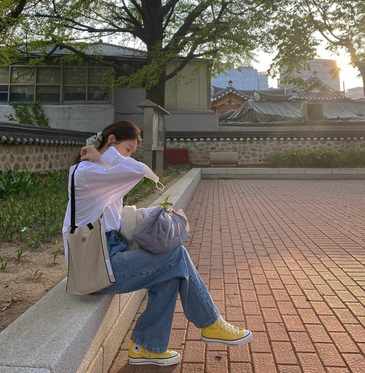 드파운드 강민경 인스타그램속 에코백 오버사이즈 셔츠 드파운드 강민경 인스타그램속 에코백 오버사이즈 셔츠