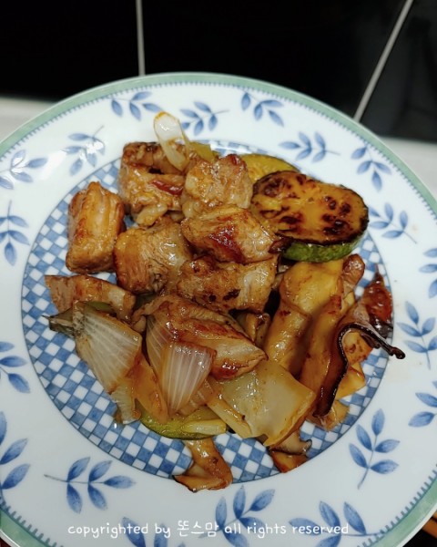  이마트 이베리코 베요타 립핑거로 돼지고기 볶음 간단 맛내기