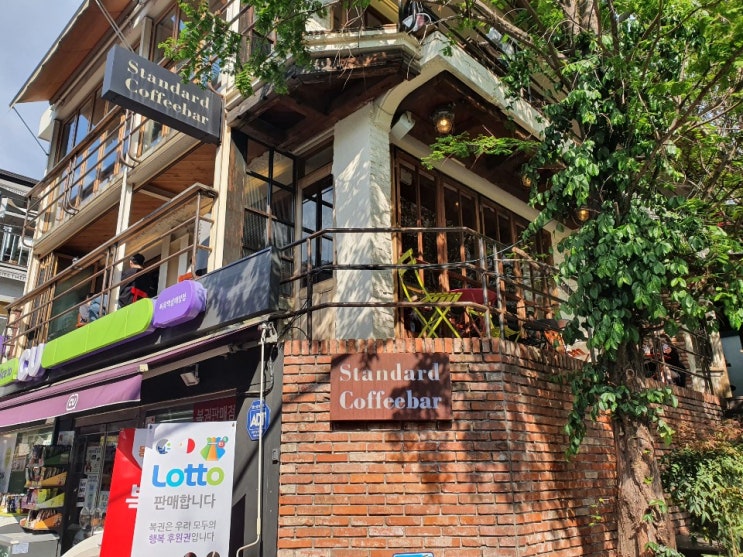  분위기 뿜뿜!! 사진 찍기 좋은 강남역 카페 "스탠다드 커피바(Standard Coffeebar)"