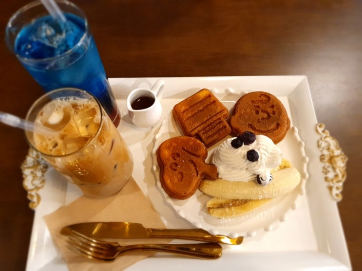  안산 고잔신도시 귀여운 스누피와플 카페앤디디 CAFE&DD
