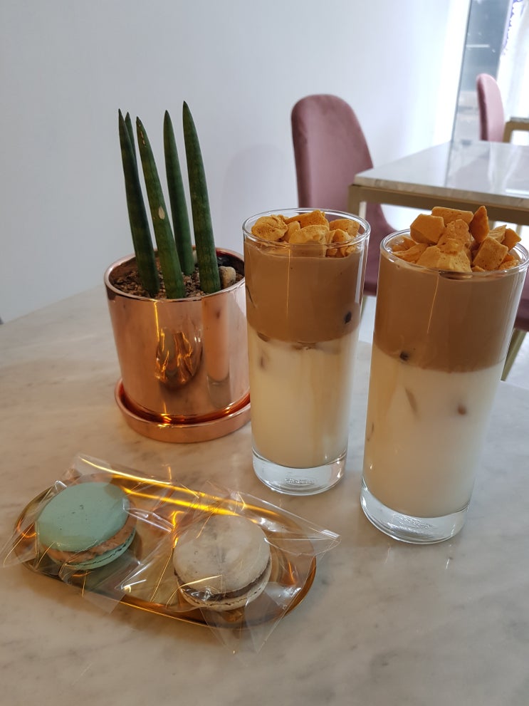  카페 세로 - 송죽동 만석공원 조용한카페,디저트,달고나커피 맛집