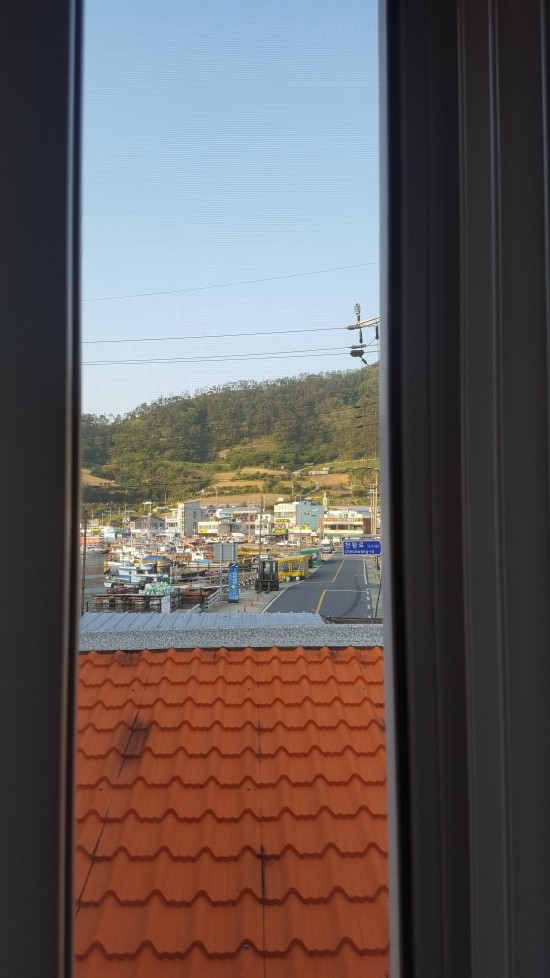미진장 모텔에서 보이는 욕지도의 아침 미진장 모텔에서 보이는 욕지도의 아침