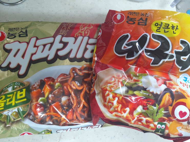 영화 기생충의 얼렁뚱땅 소고기 짜파구리 영화 기생충의 얼렁뚱땅 소고기 짜파구리