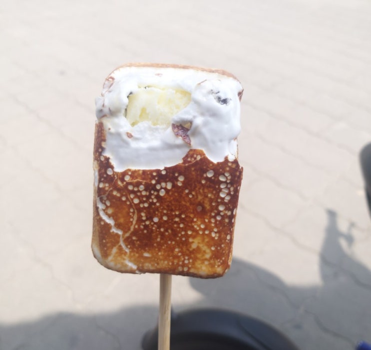  불에 구워먹는 마시멜로우 아이스크림 경주 황리단길 이색 맛집 카페 더크레인에서 먹어봐요